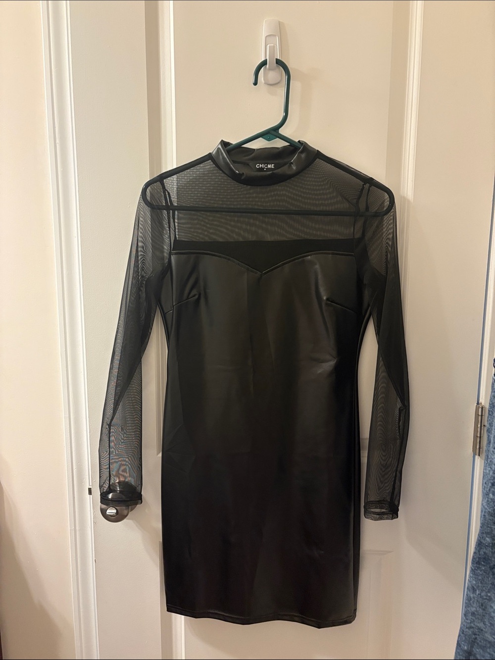 chic Black Long-Sleeve Faux Leather & Sheer Mesh Bodycon Dress